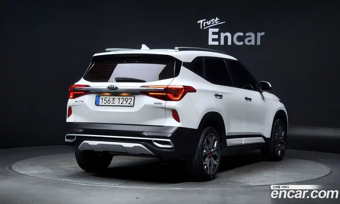 Kia Seltos 2021 1.6 автомат (гидро), фото 2