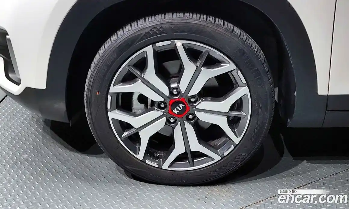 Kia Seltos 2021 1.6 автомат (гидро), фото 5