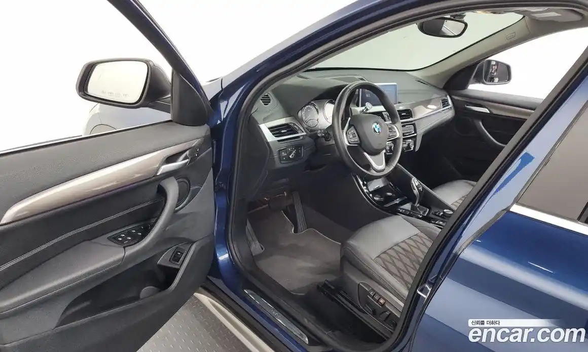 BMW X1 2021 2.0 автомат (гидро), фото 13