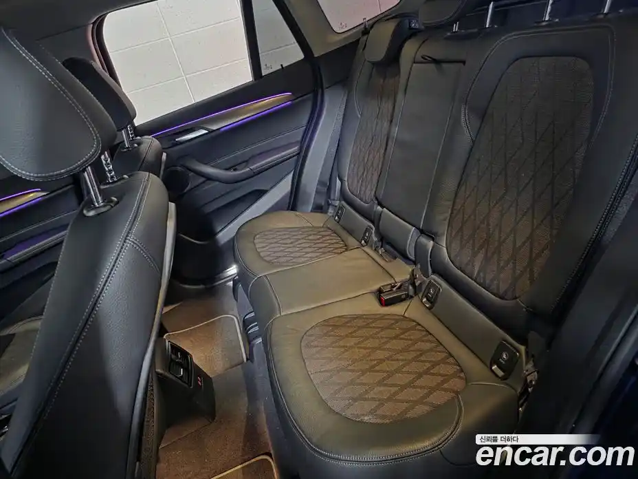 BMW X1 2021 2.0 автомат (гидро), фото 16