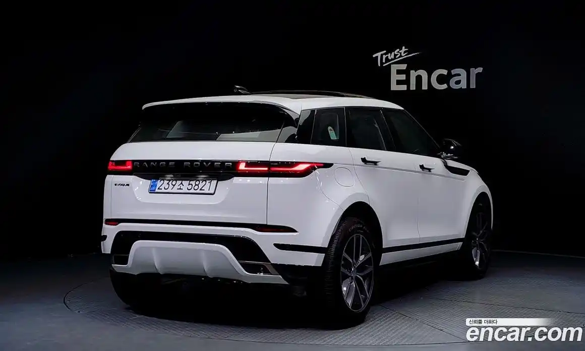 Land Rover Range Rover Evoque 2024 2.0 автомат (гидро), фото 2