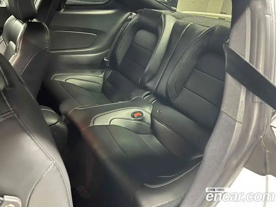 Ford Mustang 2023 2.3 автомат (гидро), фото 11