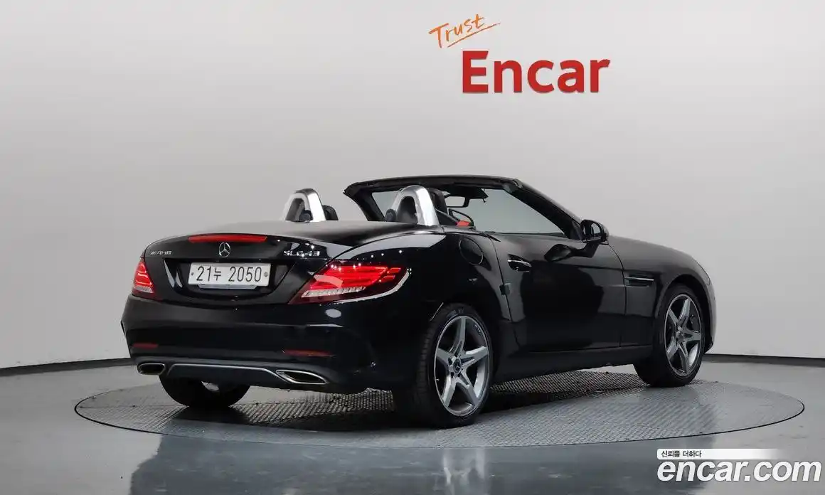 Mercedes-Benz SLC-Class 2017 2.0 гидро, фото 2 Mercedes-Benz SLC-Class 2017 2.0 гидро, фото 2