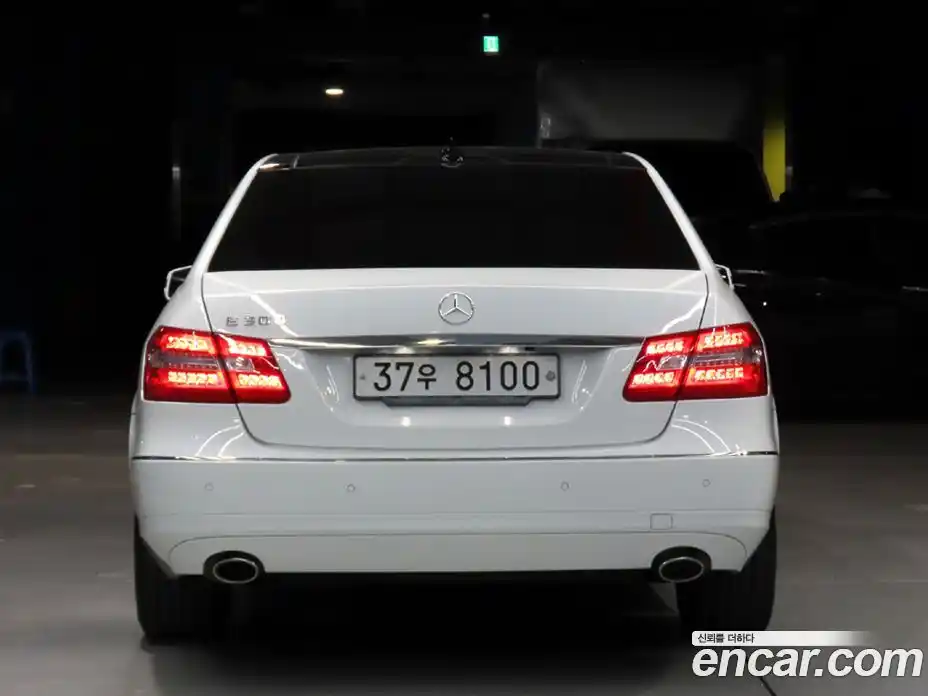 Mercedes-Benz E-Class 2013 3.5 автомат (гидро), фото 4