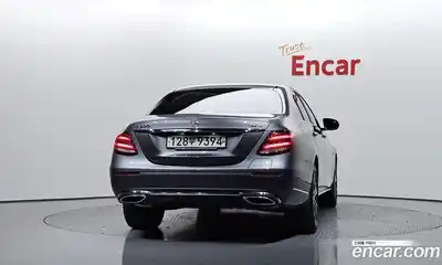 Mercedes-Benz E-Class 2020 2.0 автомат (гидро), миниатюра 4