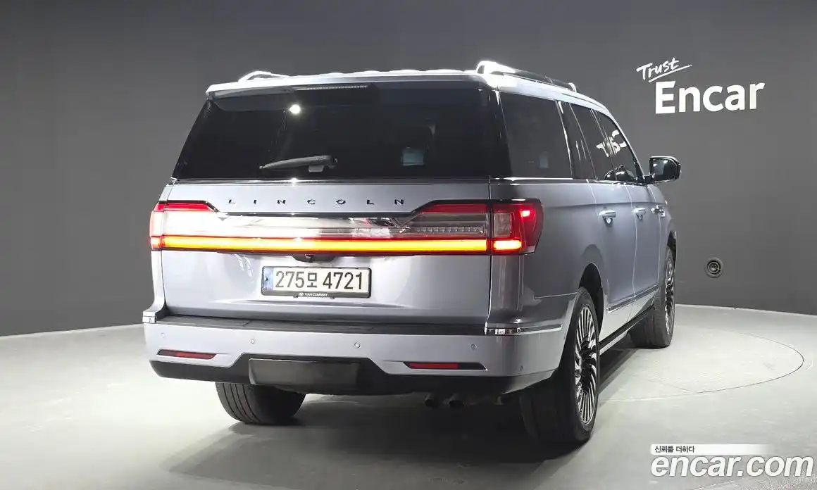 Lincoln Navigator 2021 3.5 автомат (гидро), фото 2 Lincoln Navigator 2021 3.5 автомат (гидро), фото 2