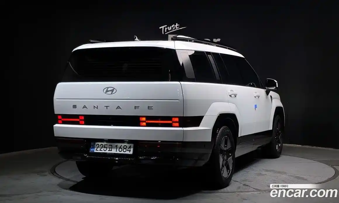 Hyundai Santa Fe 2024 1.6 автомат (гидро), фото 2