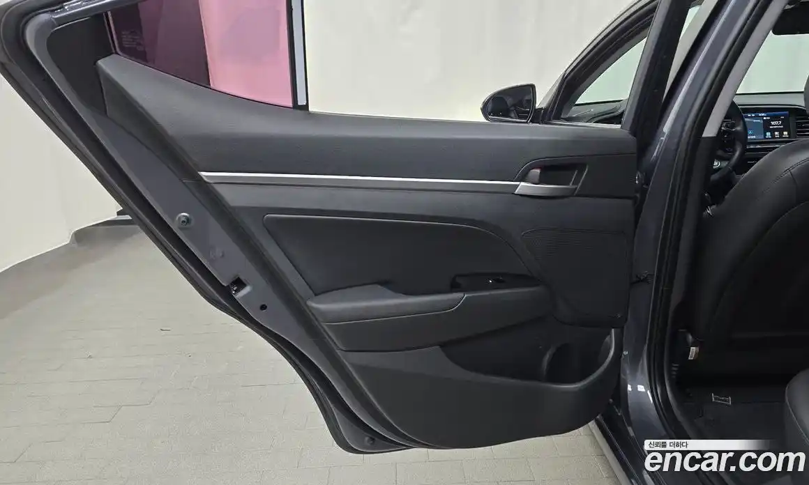 Hyundai Avante 2018 1.6 автомат (гидро), фото 15