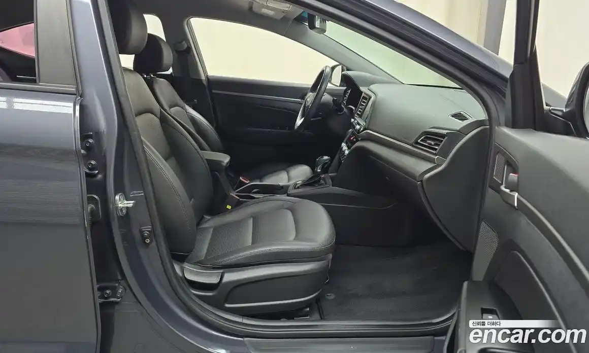 Hyundai Avante 2018 1.6 автомат (гидро), фото 16