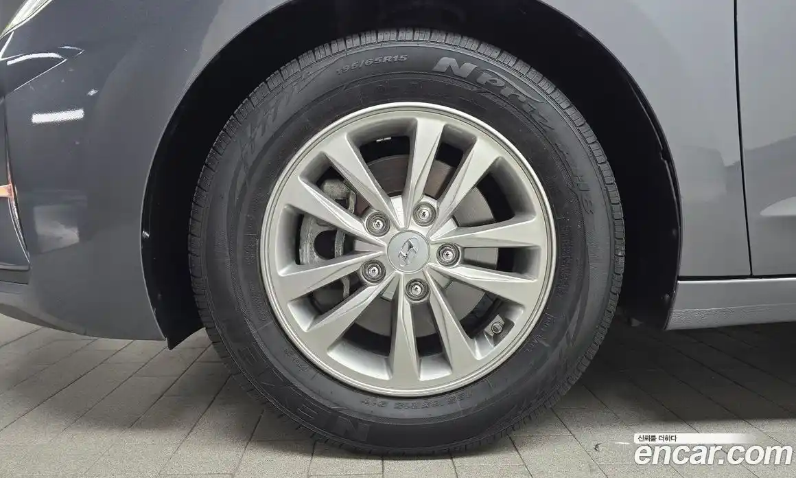 Hyundai Avante 2018 1.6 автомат (гидро), фото 5