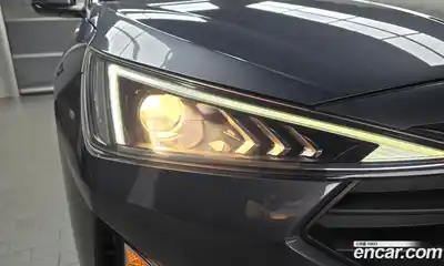 Hyundai Avante 2018 1.6 автомат (гидро), миниатюра 8