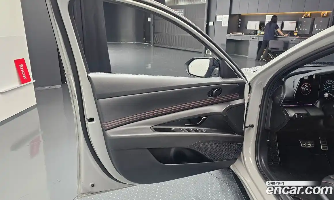 Hyundai Avante 2024 1.6 автомат (гидро), фото 13