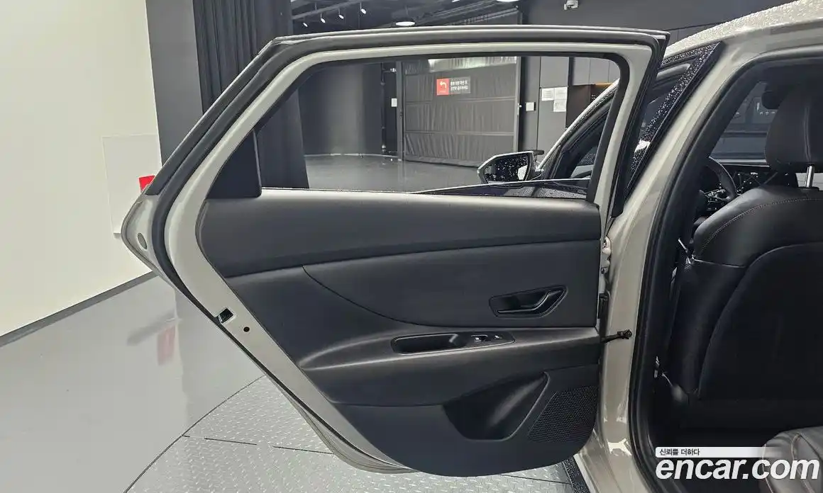 Hyundai Avante 2024 1.6 автомат (гидро), фото 14