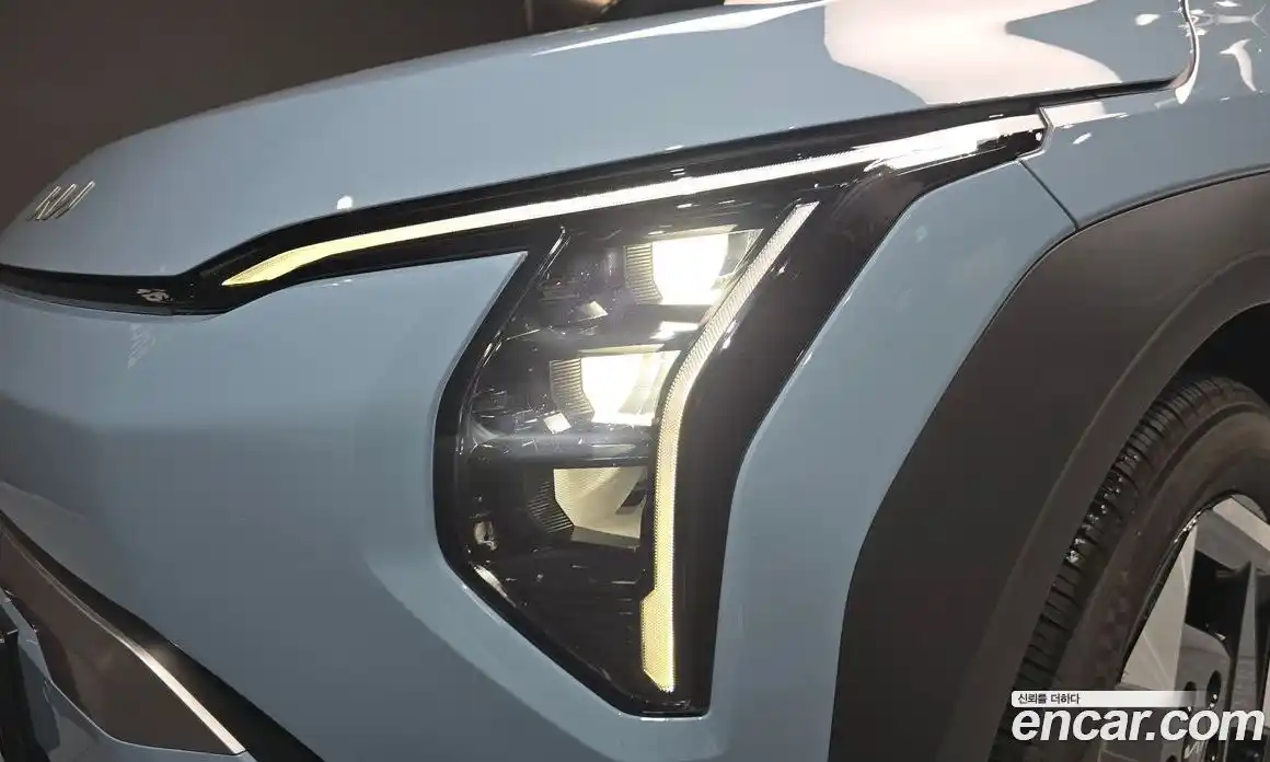 Kia EV3 2025 0.2 автомат (гидро), фото 8