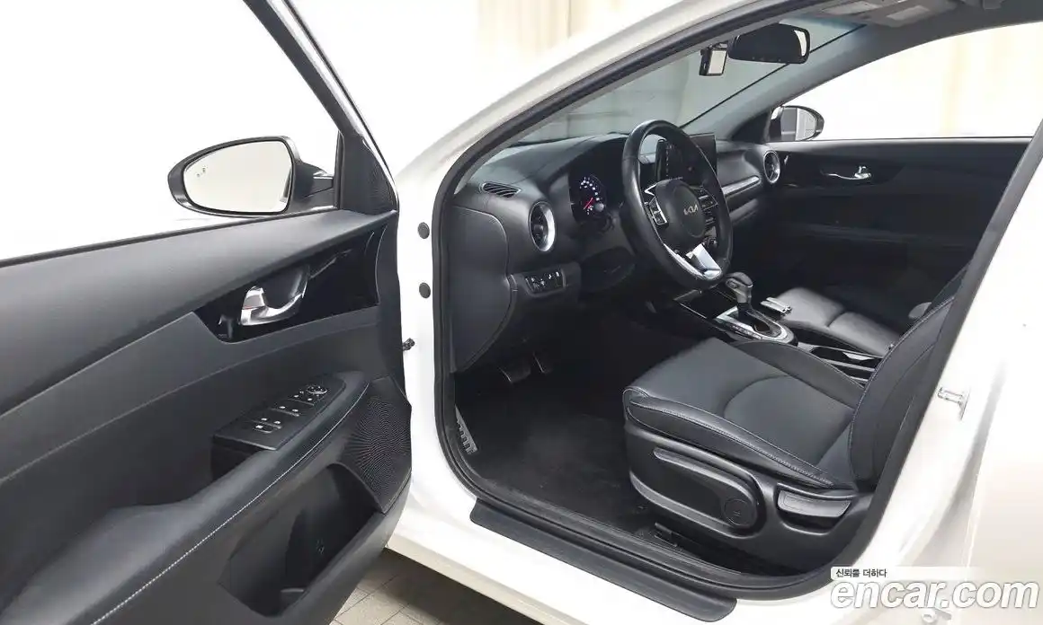 Kia K3 2023 1.6 автомат (гидро), фото 13