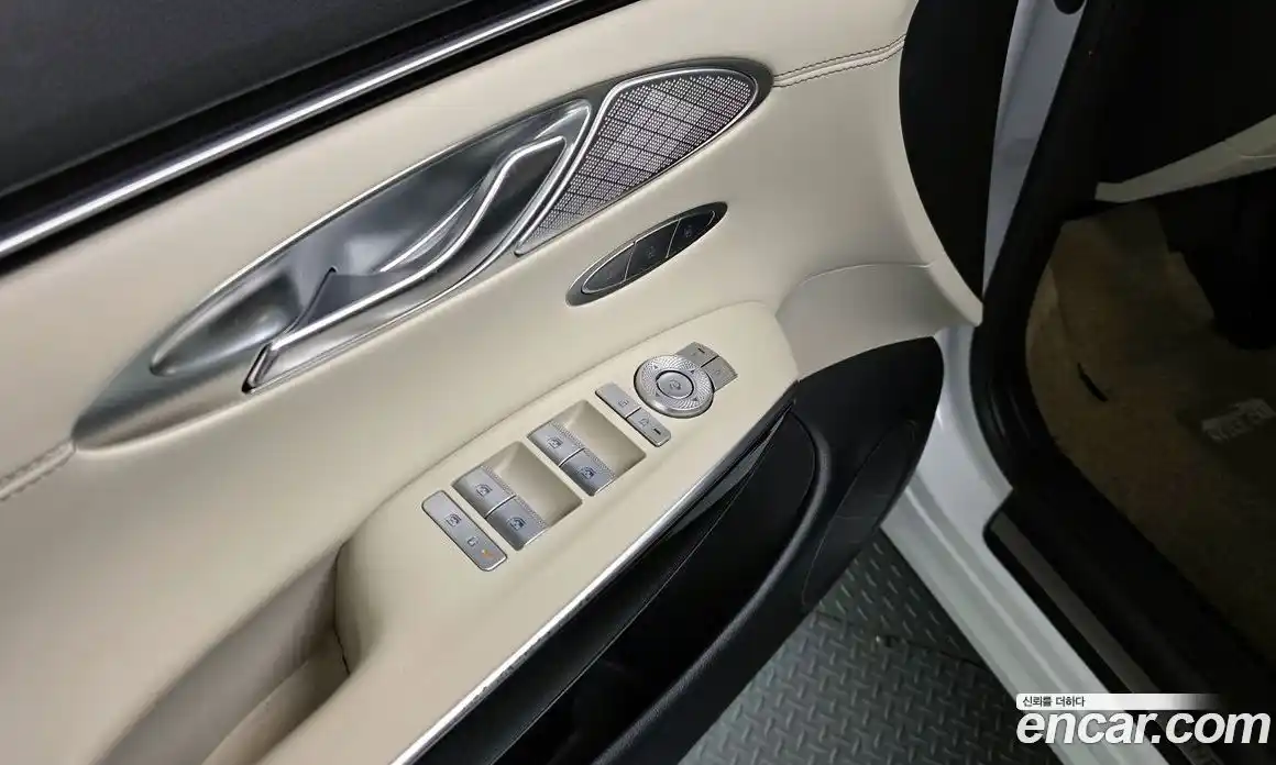 Genesis GV70 2023 2.5 автомат (гидро), фото 30