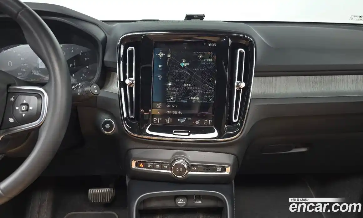 Volvo XC40 2021 2.0 автомат (гидро), фото 19