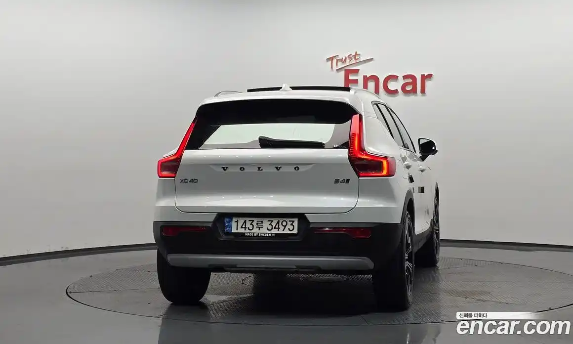 Volvo XC40 2021 2.0 автомат (гидро), фото 3
