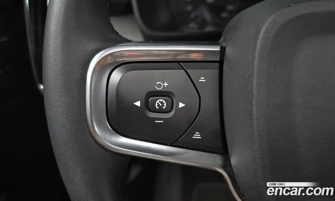 Volvo XC40 2021 2.0 автомат (гидро), фото 31