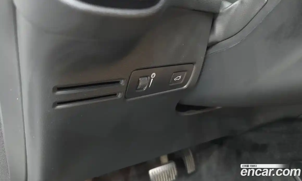 Volvo XC40 2021 2.0 автомат (гидро), фото 32
