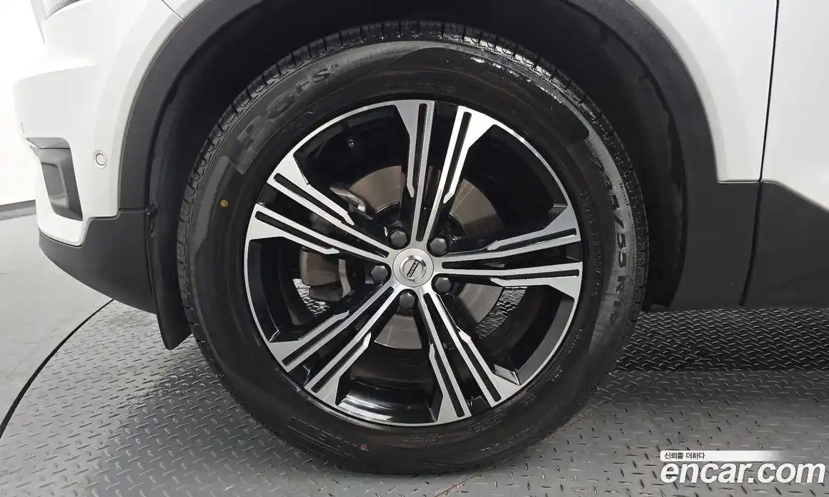 Volvo XC40 2021 2.0 автомат (гидро), фото 4