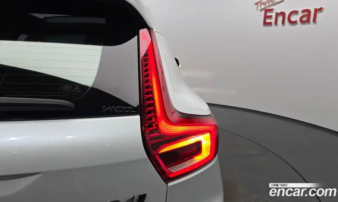 Volvo XC40 2021 2.0 автомат (гидро), фото 8