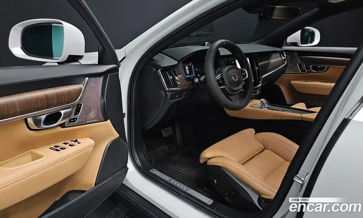 Volvo V90 2023 2.0 автомат (гидро), фото 17