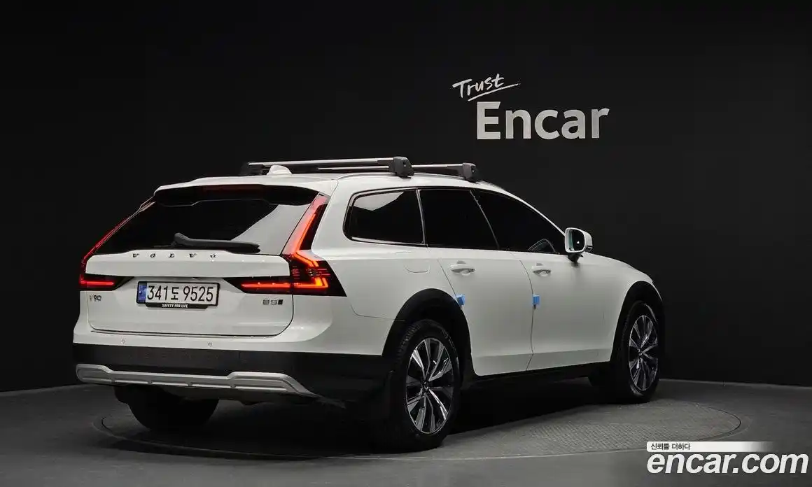 Volvo V90 2023 2.0 автомат (гидро), фото 2