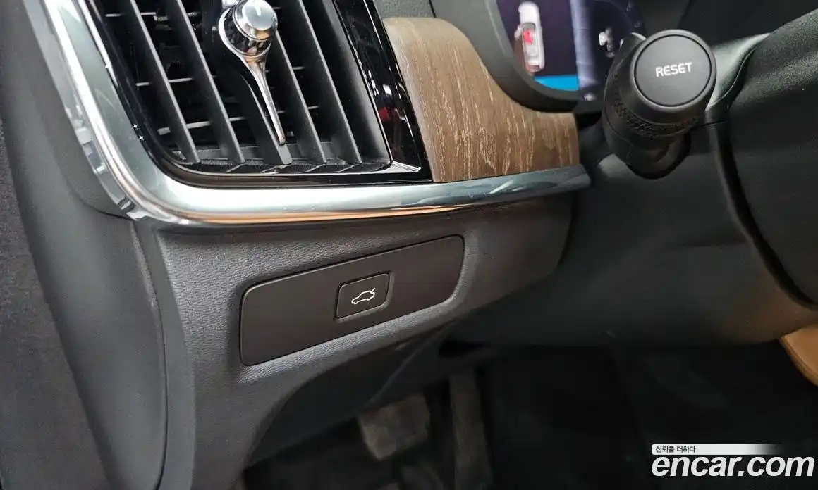 Volvo V90 2023 2.0 автомат (гидро), фото 34