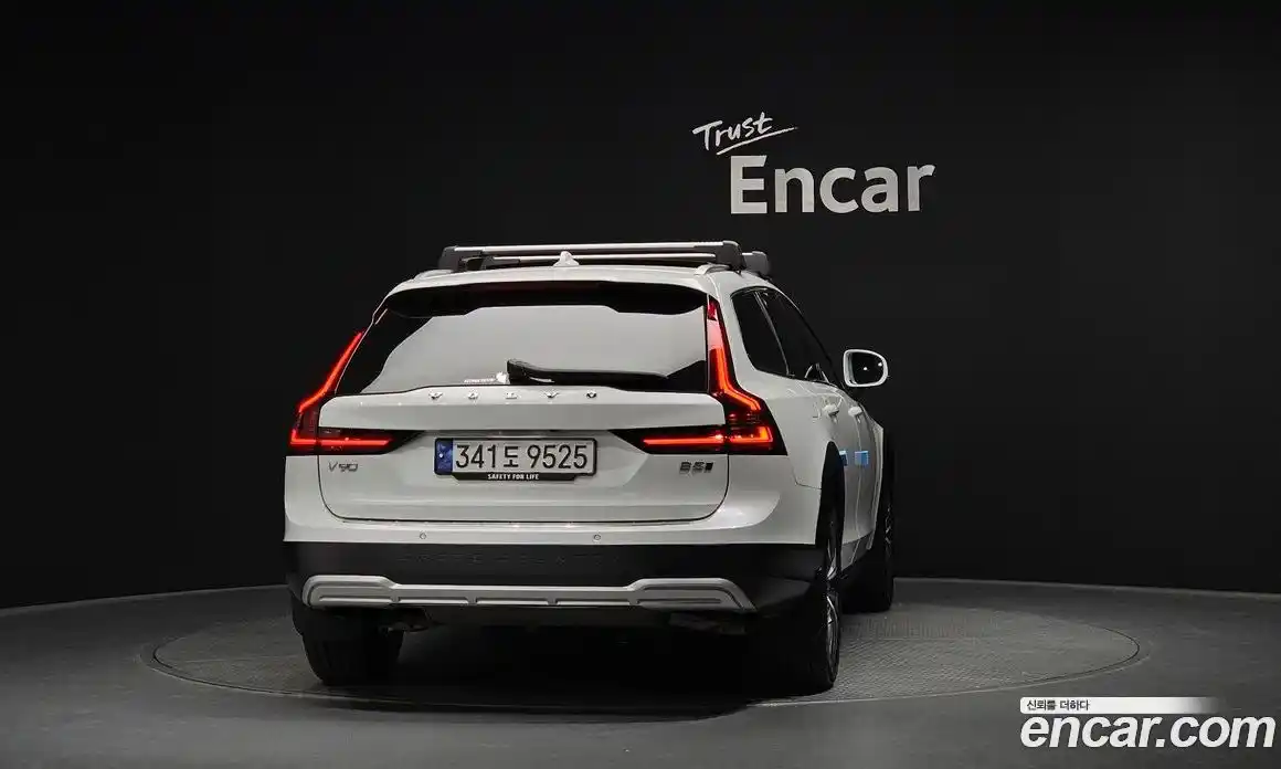 Volvo V90 2023 2.0 автомат (гидро), фото 4
