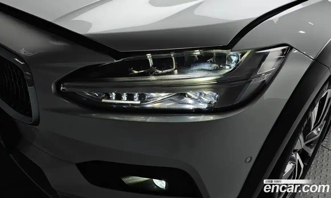 Volvo V90 2023 2.0 автомат (гидро), фото 8