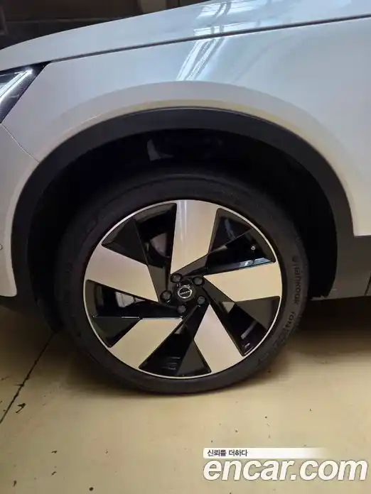 Volvo C40 2023 автомат (гидро), фото 8