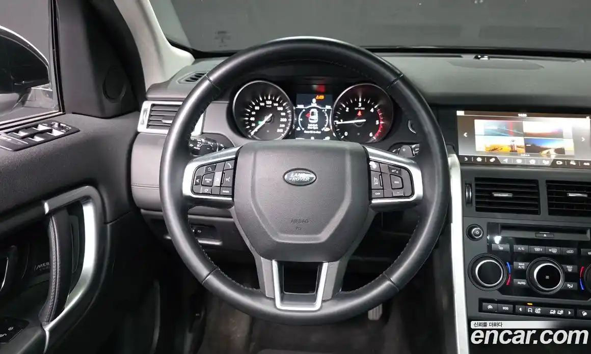 Land Rover Discovery Sport 2017 2.0 автомат (гидро), фото 13