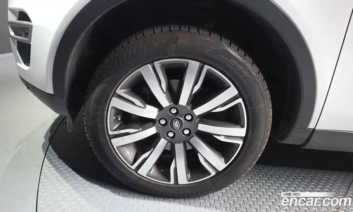 Land Rover Discovery Sport 2017 2.0 автомат (гидро), фото 5