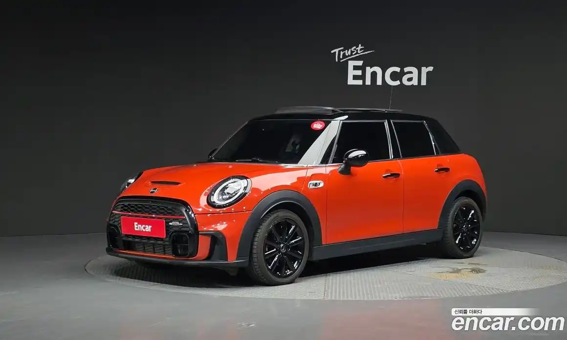 Mini Cooper 2019 2.0 автомат (гидро), фото 1