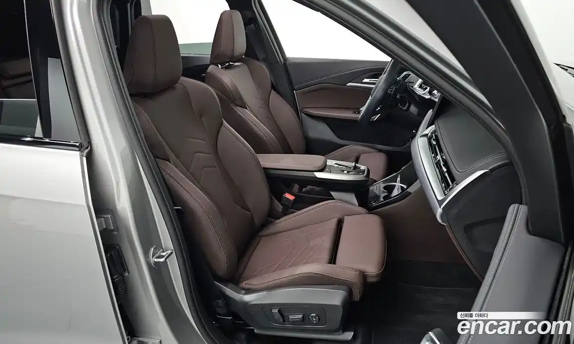 BMW X1 2025 2.0 автомат (гидро), фото 17