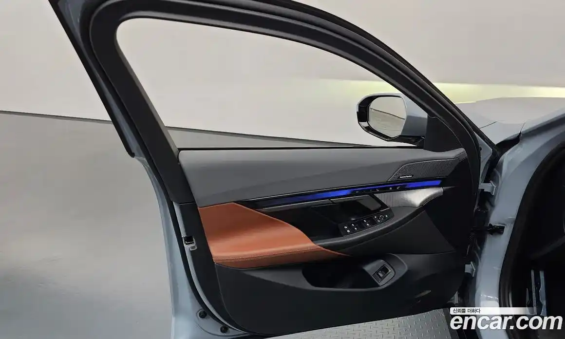 BMW 5 серия 2024 2.0 автомат (гидро), фото 14