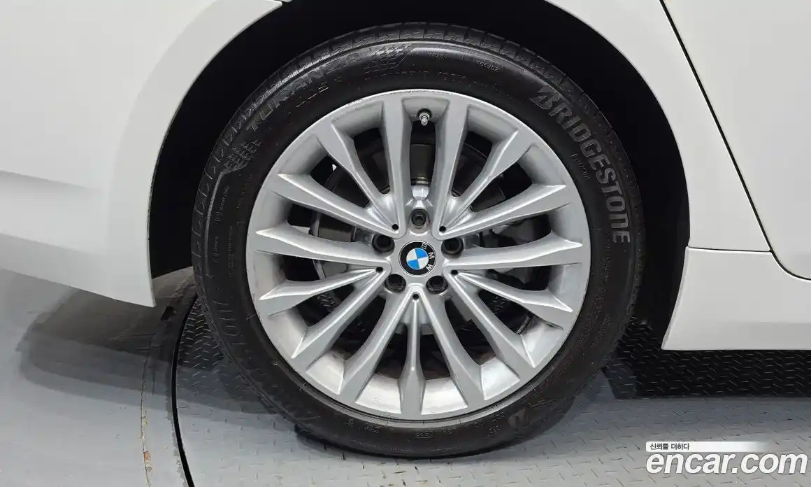 BMW 5 серия 2022 2.0 автомат (гидро), фото 7