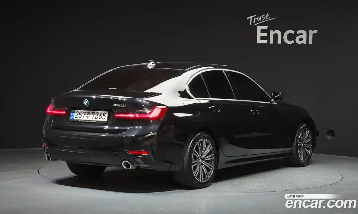 BMW 3 серия 2022 2.0 автомат (гидро), фото 2