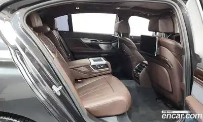 BMW 7 серия 2016 4.4 автомат (гидро), миниатюра 11