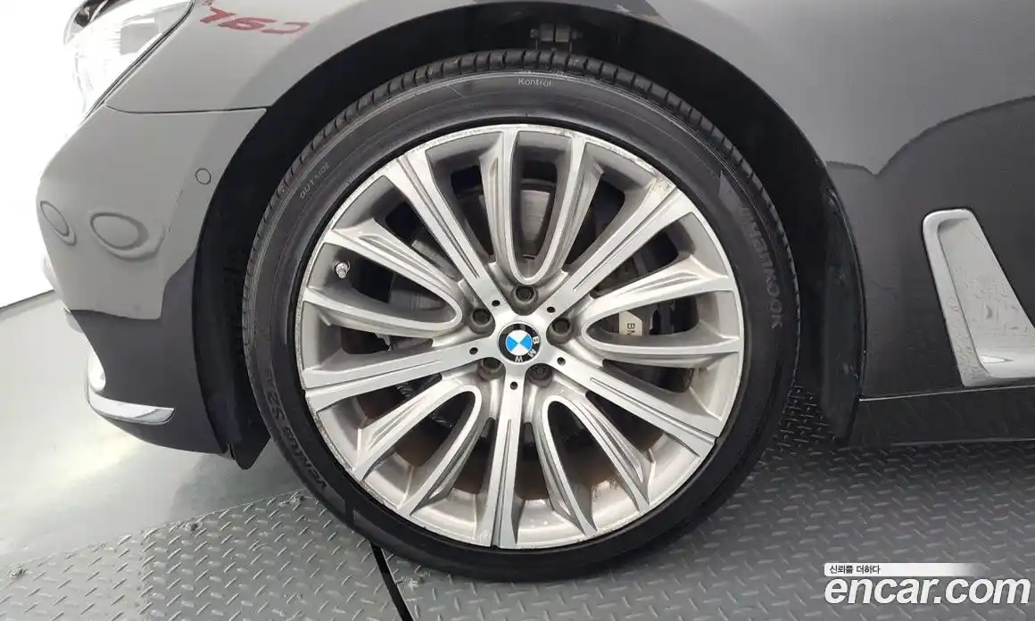 BMW 7 серия 2016 4.4 автомат (гидро), фото 5