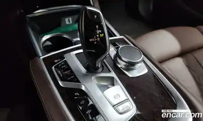 BMW 7 серия 2016 4.4 автомат (гидро), миниатюра 9