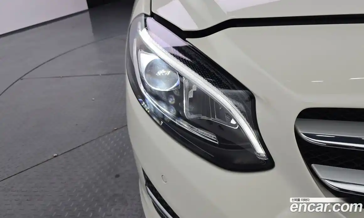 Mercedes-Benz B-Class 2018 2.0 гидро, фото 8