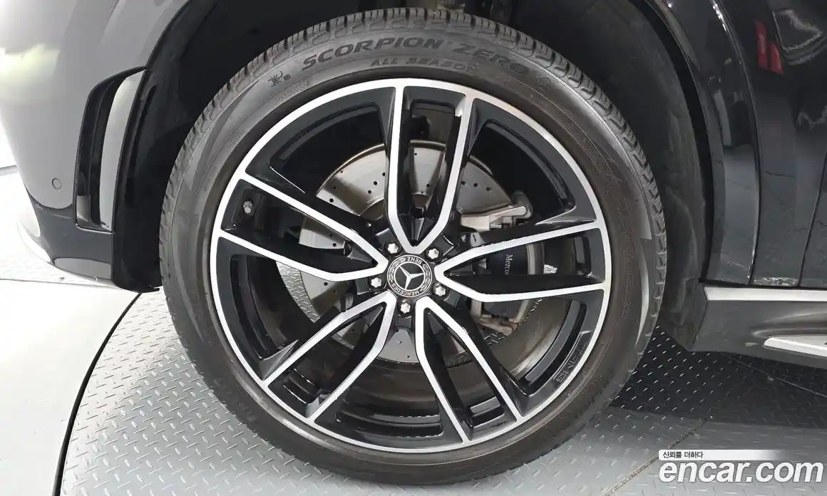 Mercedes-Benz GLS-Class 2023 4.0 гидро, фото 5