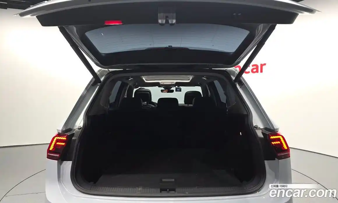 Volkswagen Tiguan 2018 2.0 автомат (гидро), фото 20