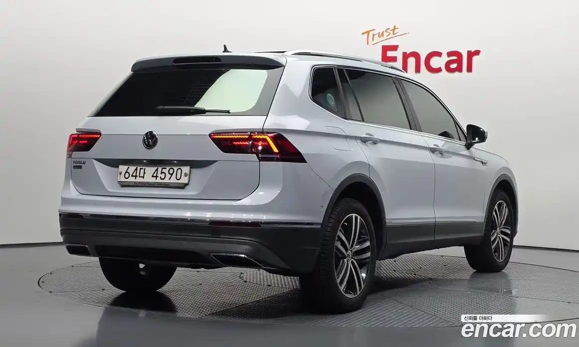 Volkswagen Tiguan 2018 2.0 автомат (гидро), фото 2