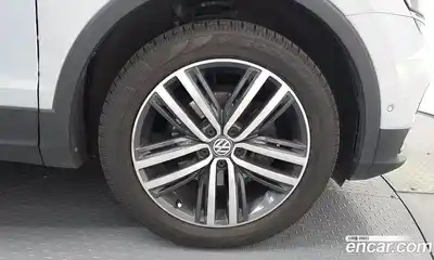 Volkswagen Tiguan 2018 2.0 автомат (гидро), миниатюра 5