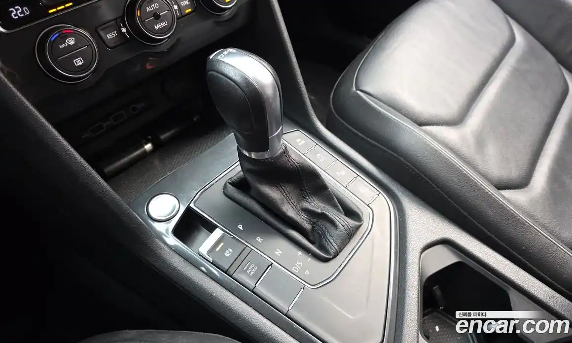 Volkswagen Tiguan 2018 2.0 автомат (гидро), фото 9
