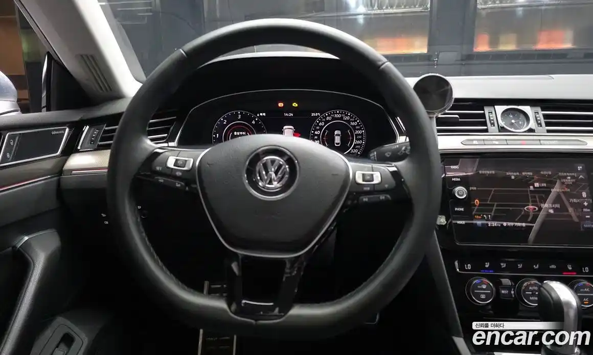 Volkswagen Arteon 2019 2.0 автомат (гидро), фото 13