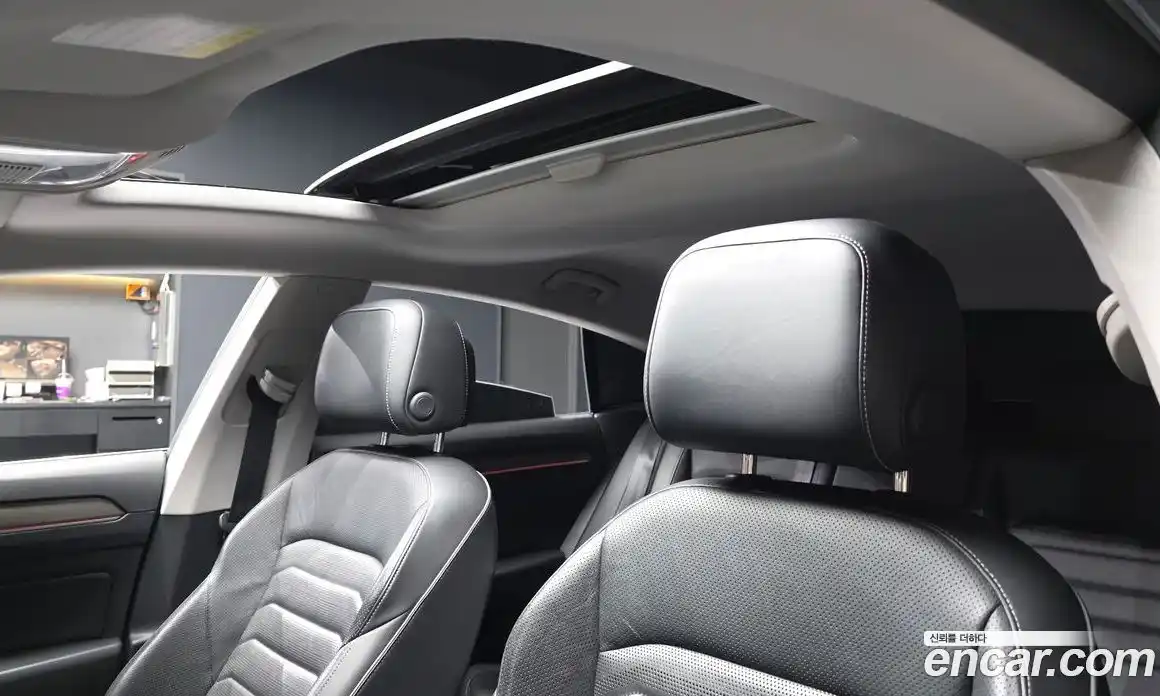Volkswagen Arteon 2019 2.0 автомат (гидро), фото 18